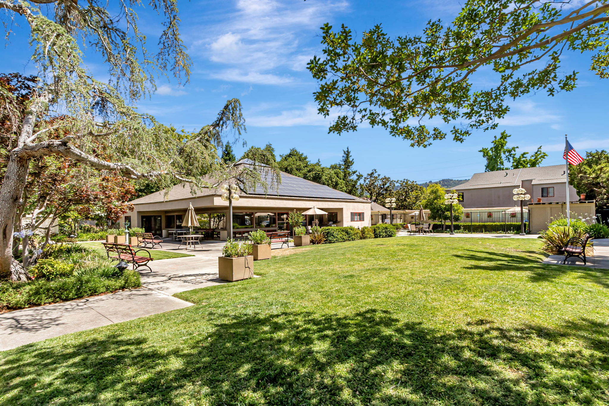 044_449 Alberto Way C138_