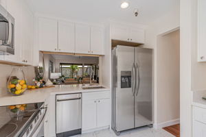 012_449 Alberto Way C138_