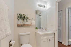 027_449 Alberto Way C138_