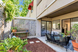035_449 Alberto Way C138_