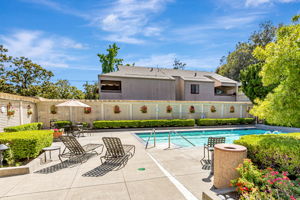039_449 Alberto Way C138_