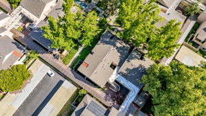 008_449 Alberto Way C138 
