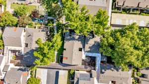 010_449 Alberto Way C138 