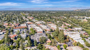 027_449 Alberto Way C138 