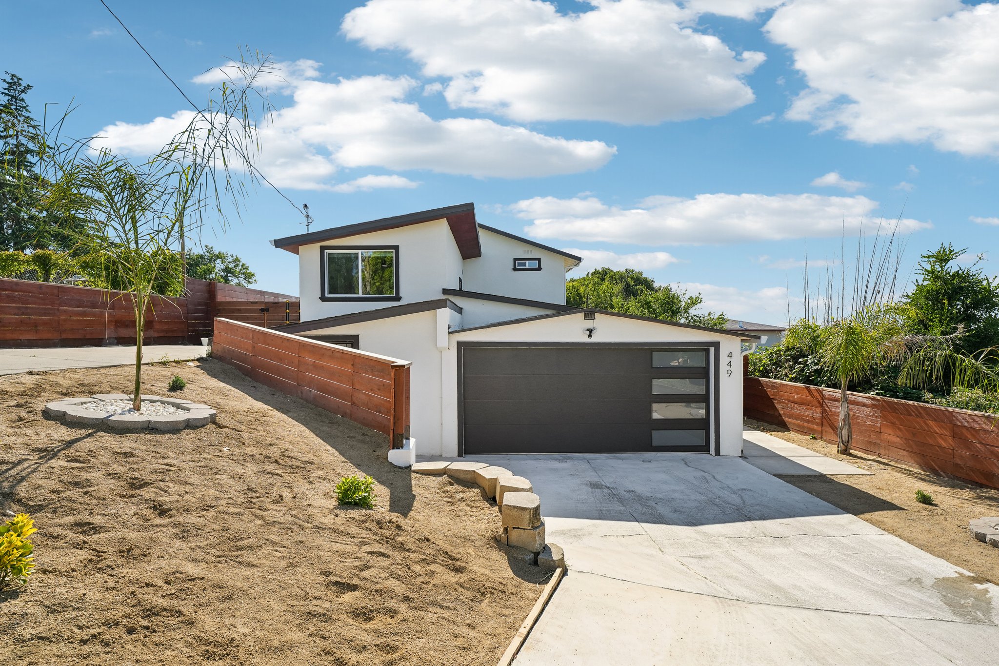 Gillcrest Ave-S2205-003.jpg