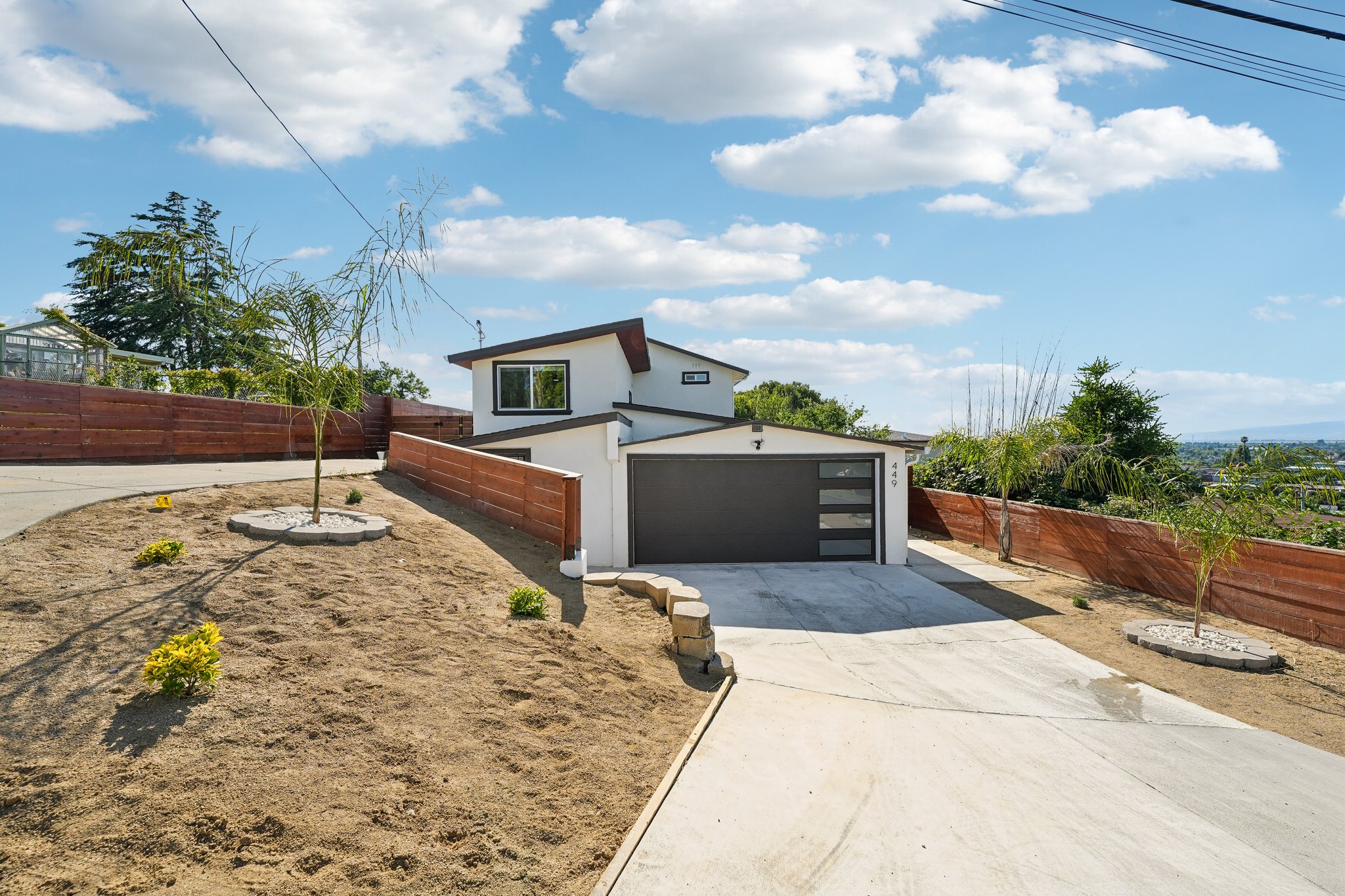 Gillcrest Ave-S2205-004.jpg