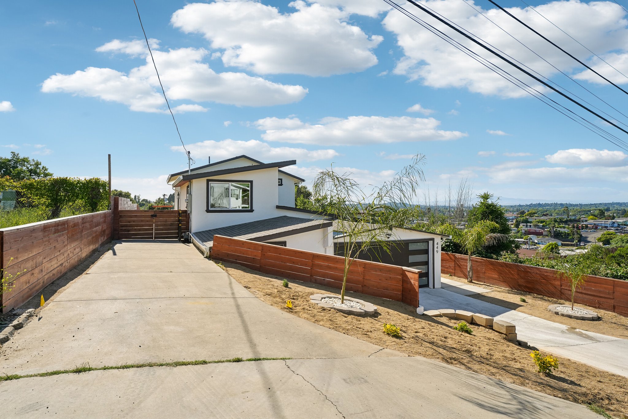 Gillcrest Ave-S2205-005.jpg