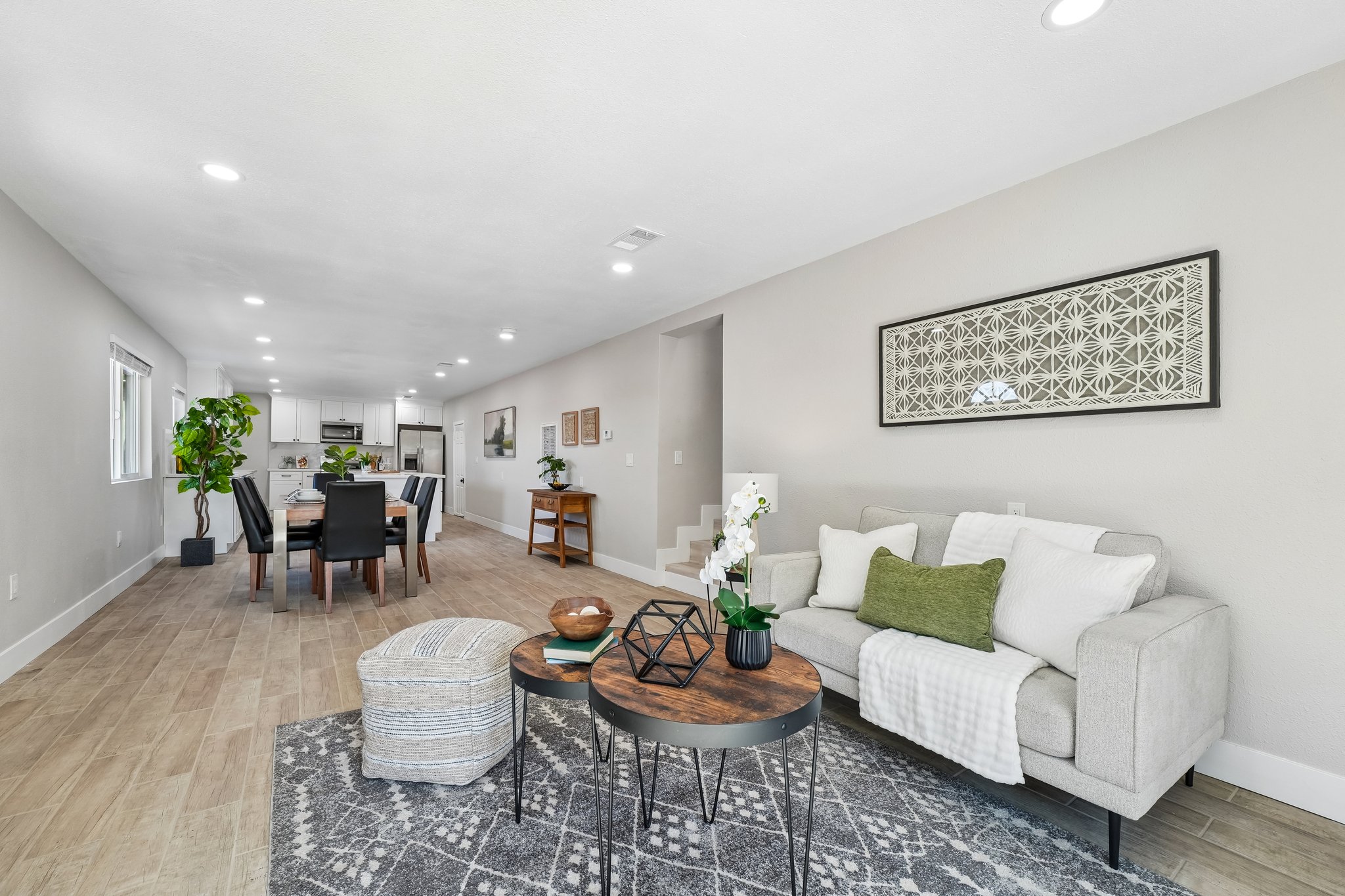 Gillcrest Ave-S2205-007.jpg