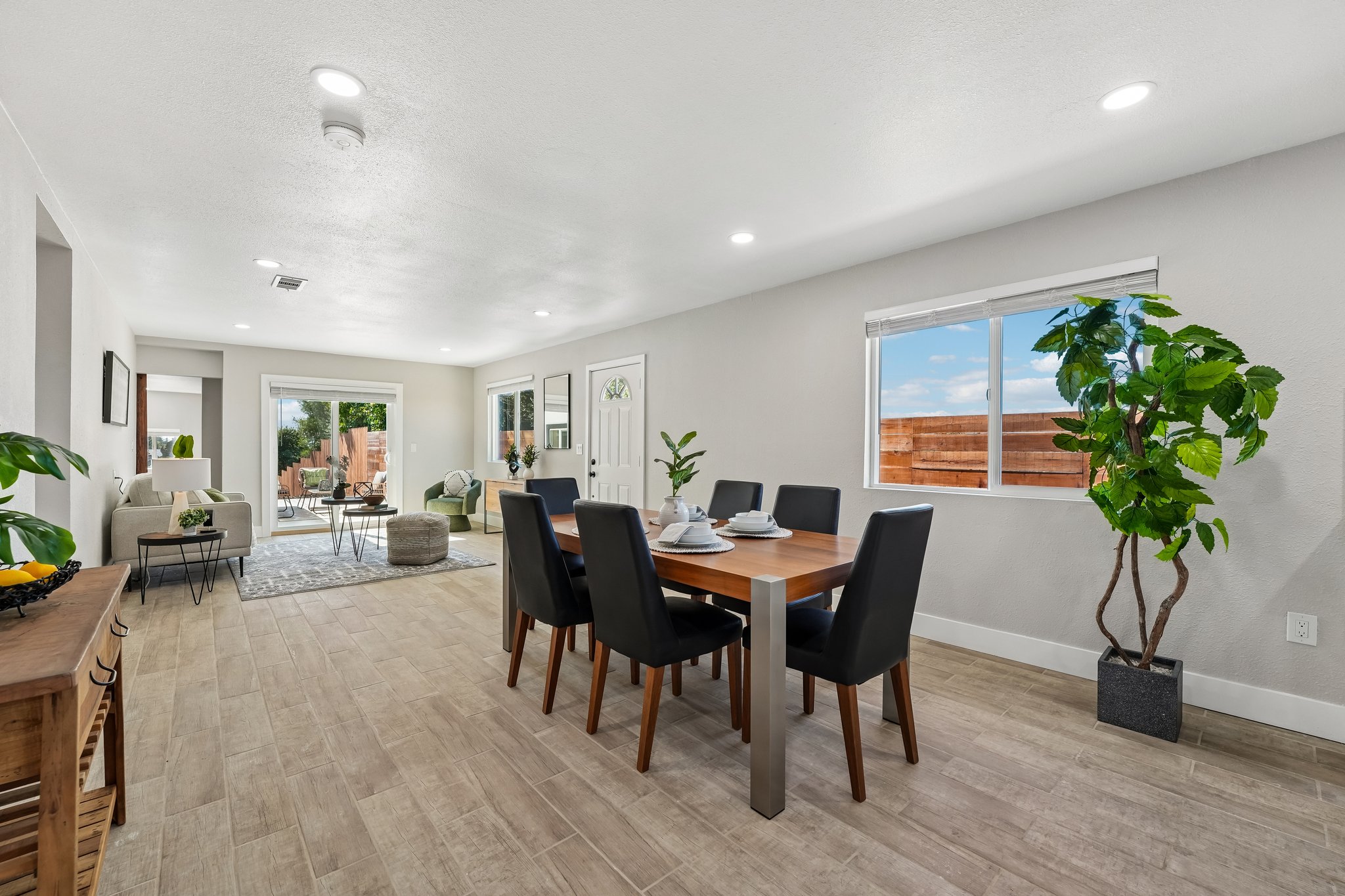 Gillcrest Ave-S2205-014.jpg