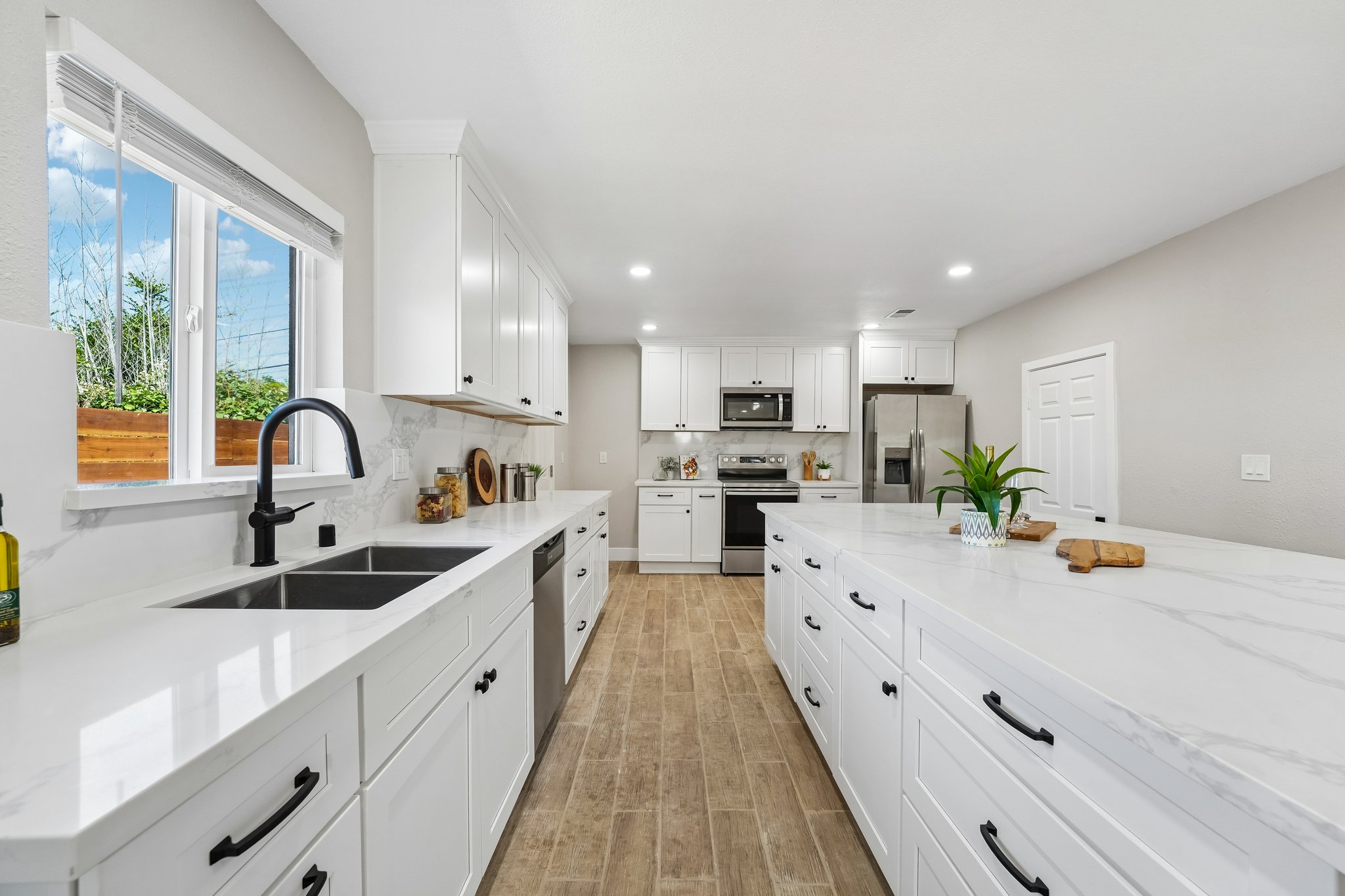 Gillcrest Ave-S2205-015.jpg