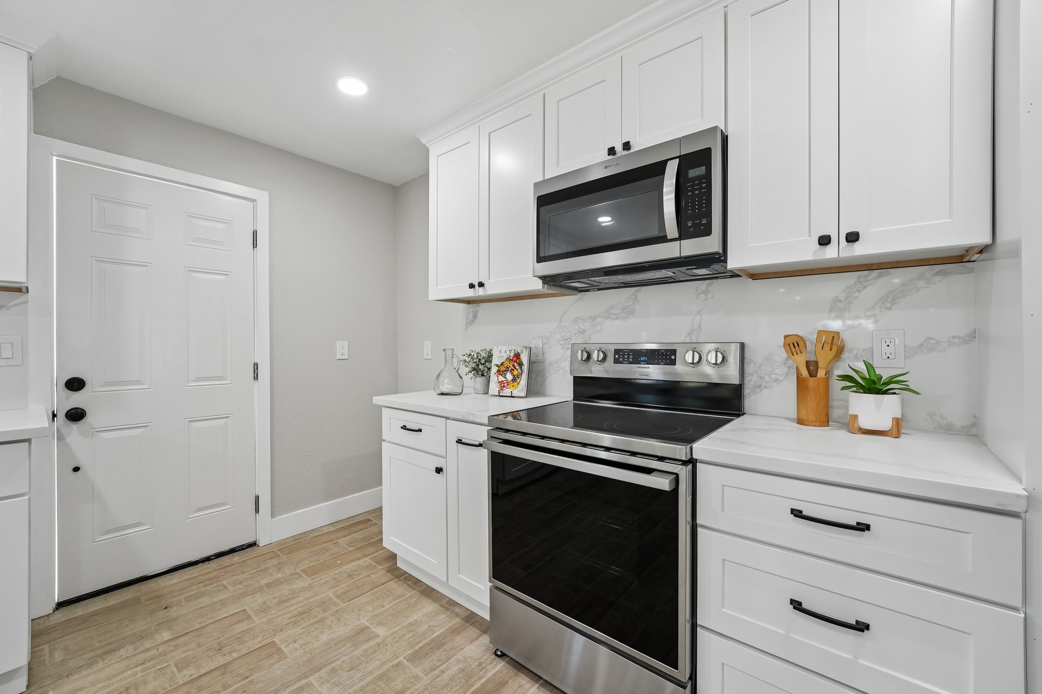 Gillcrest Ave-S2205-019.jpg