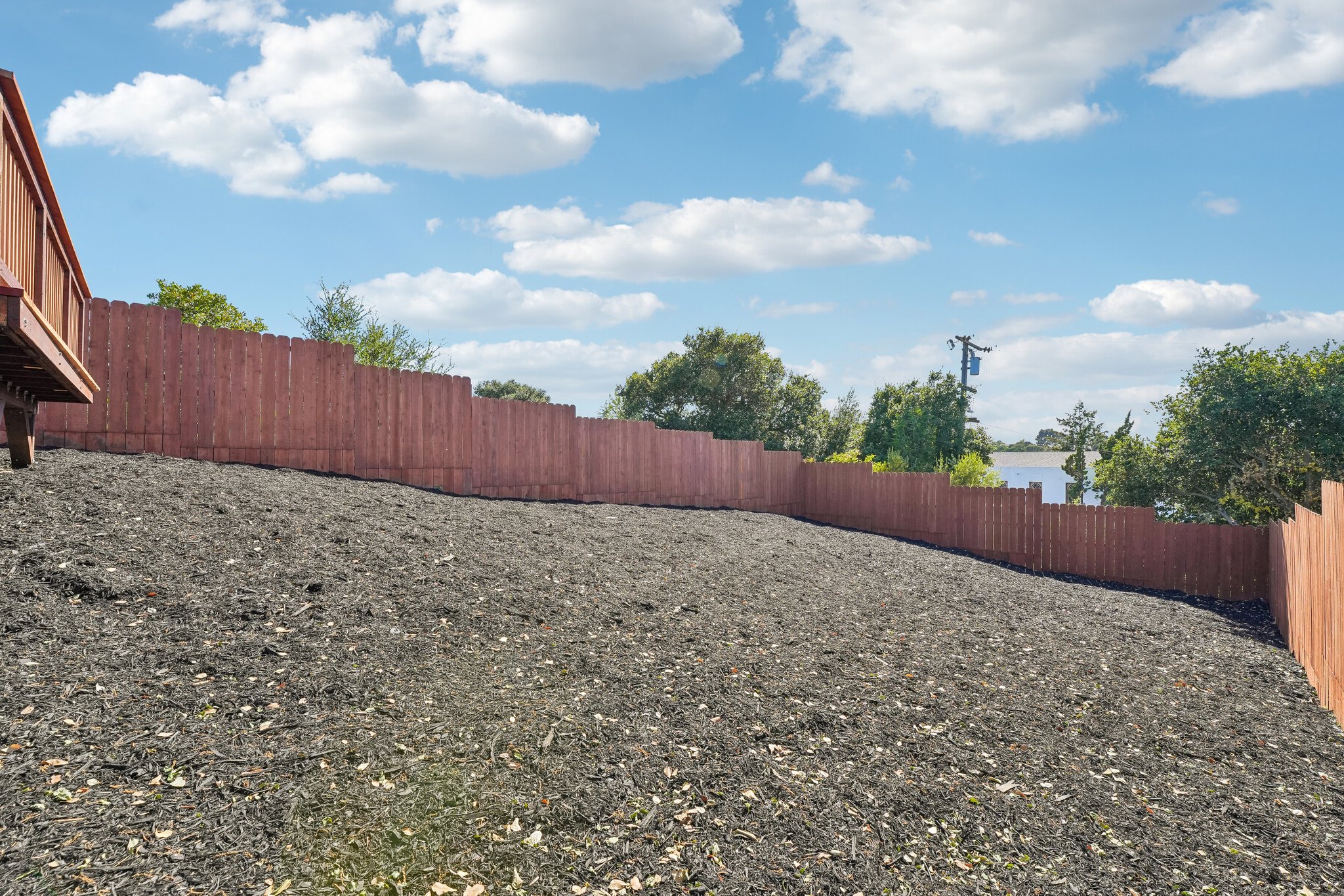 Gillcrest Ave-S2205-063.jpg