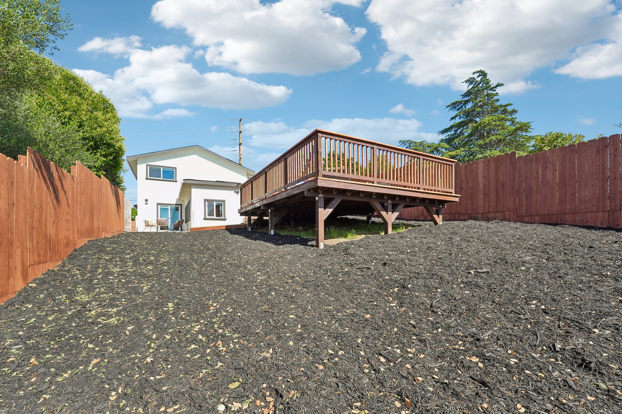 Gillcrest Ave-S2205-064.jpg