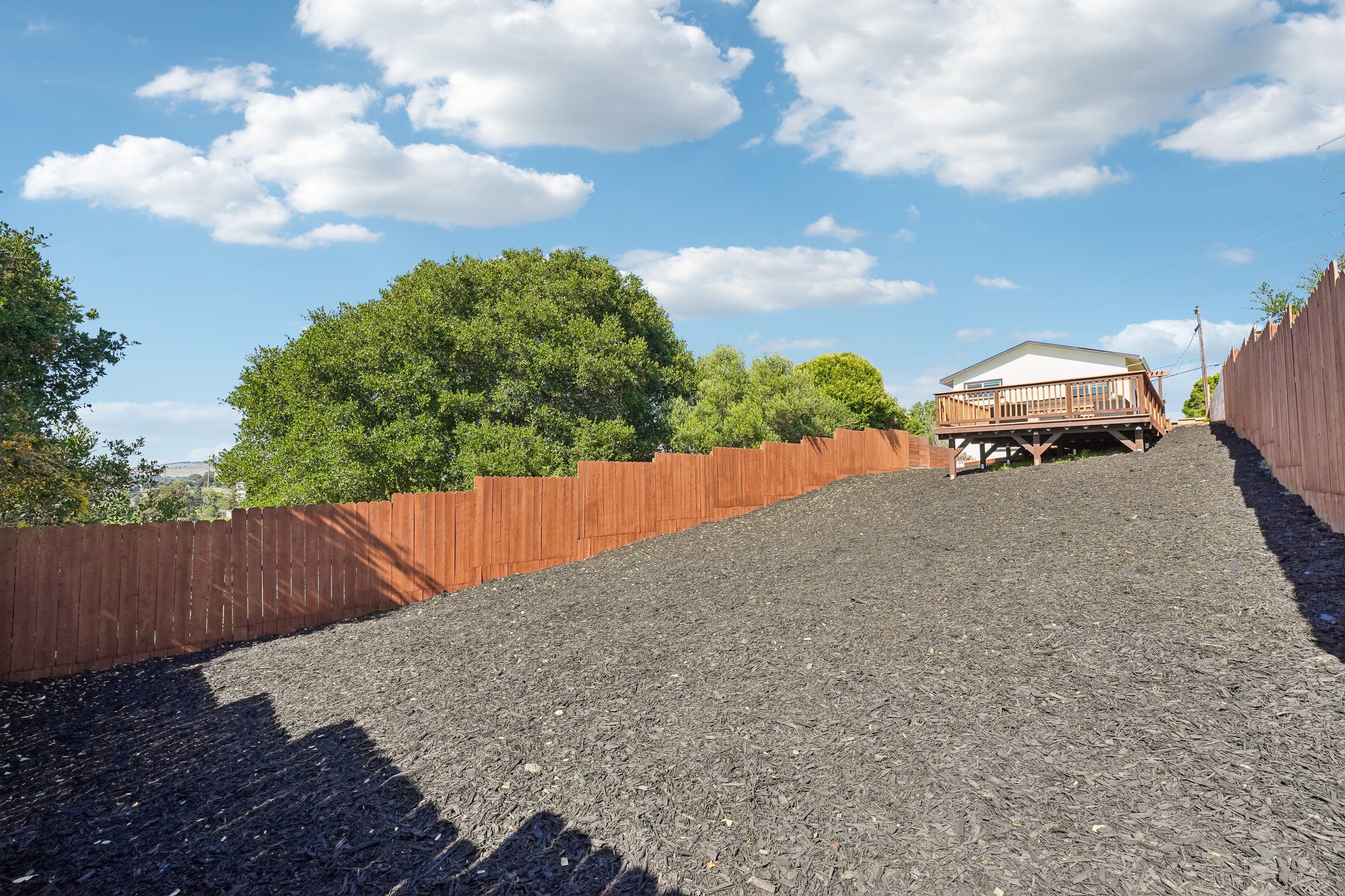 Gillcrest Ave-S2205-066.jpg