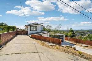 Gillcrest Ave-S2205-005.jpg