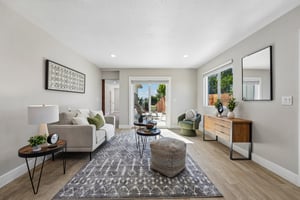 Gillcrest Ave-S2205-010.jpg