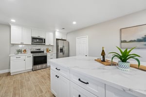 Gillcrest Ave-S2205-017.jpg