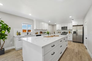 Gillcrest Ave-S2205-022.jpg