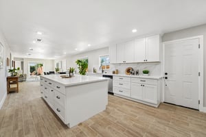 Gillcrest Ave-S2205-023.jpg