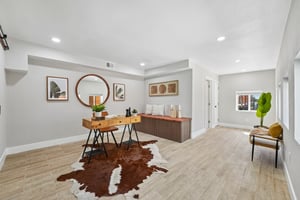 Gillcrest Ave-S2205-026.jpg