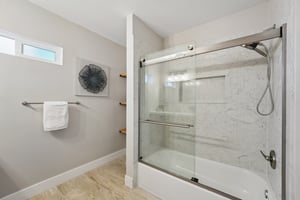 Gillcrest Ave-S2205-031.jpg