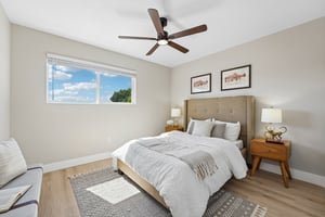 Gillcrest Ave-S2205-034.jpg