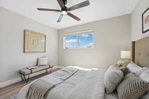 Gillcrest Ave-S2205-035.jpg