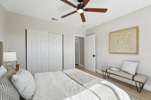 Gillcrest Ave-S2205-037.jpg