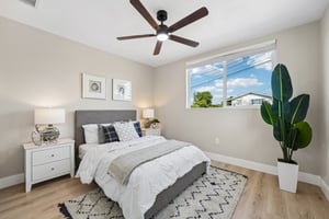 Gillcrest Ave-S2205-045.jpg