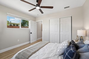 Gillcrest Ave-S2205-046.jpg