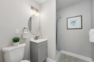 Gillcrest Ave-S2205-049.jpg