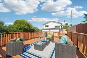 Gillcrest Ave-S2205-070.jpg