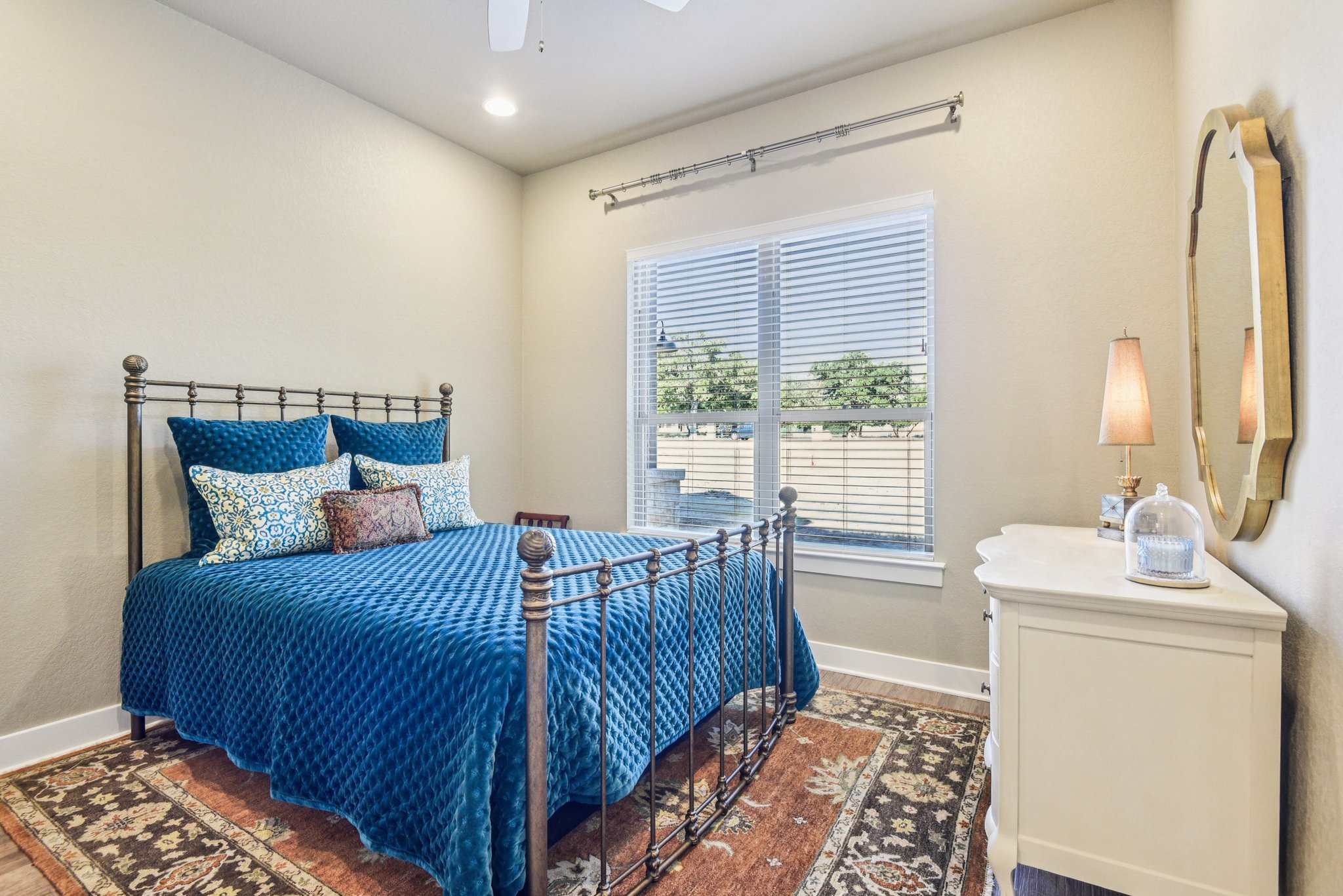 Hanging Oak-S0310-029.jpg