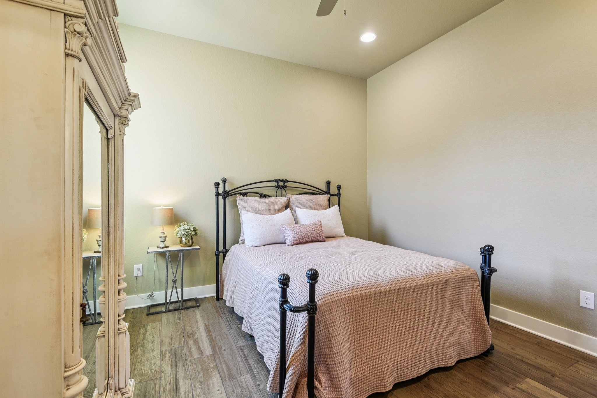 Hanging Oak-S0310-033.jpg