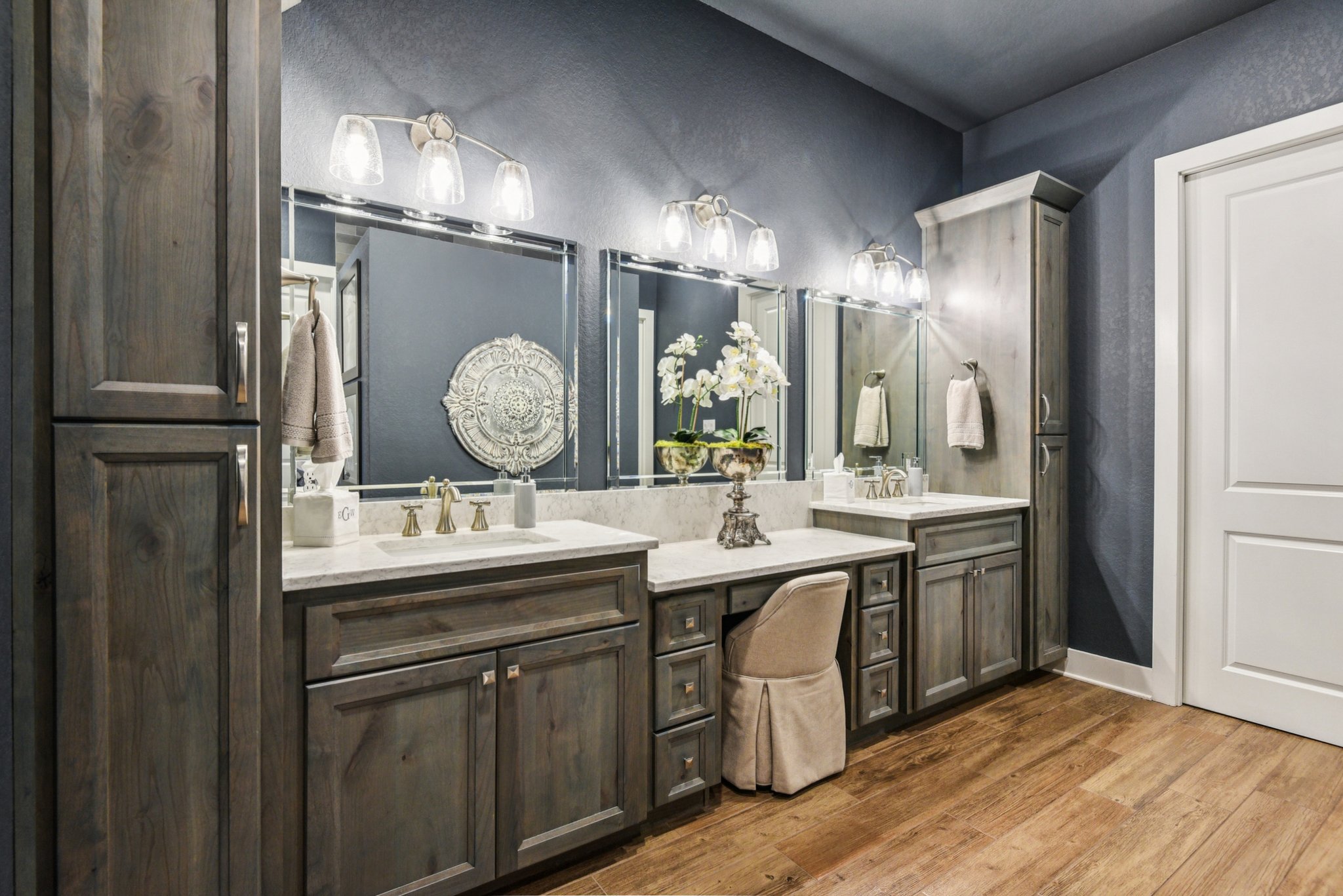 Hanging Oak-S0310-051.jpg