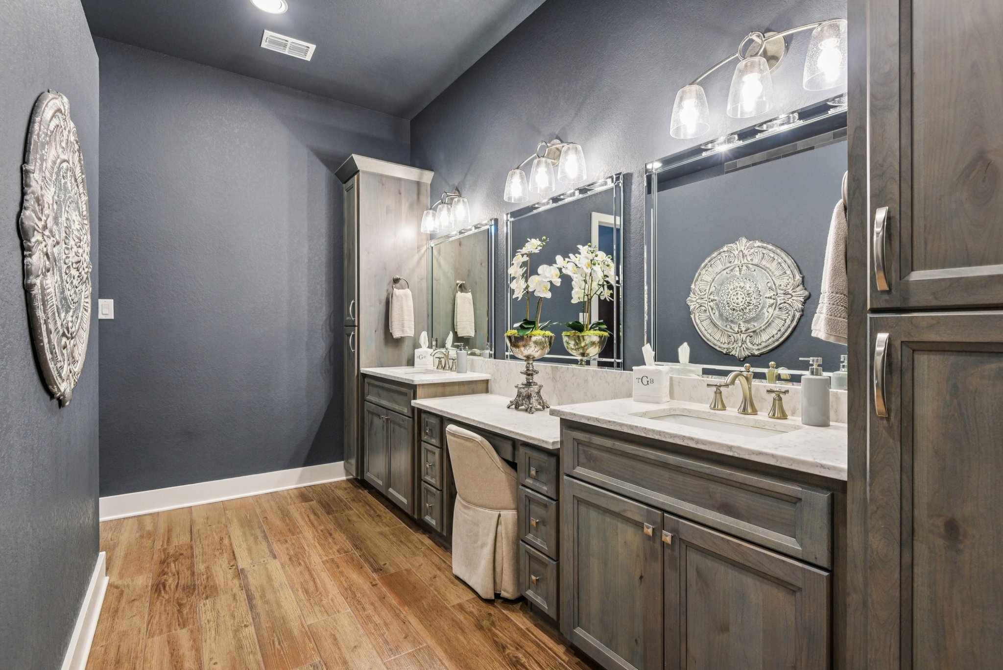 Hanging Oak-S0310-052.jpg