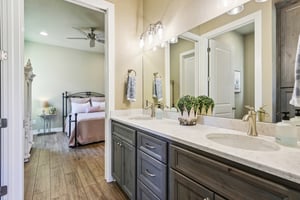 Hanging Oak-S0310-031.jpg