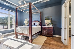 Hanging Oak-S0310-046.jpg