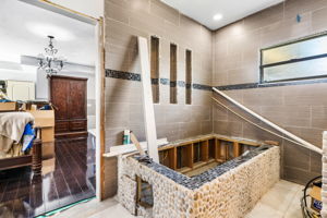 Primary Bathroom (2)