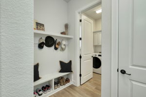 Mudroom/Laundry