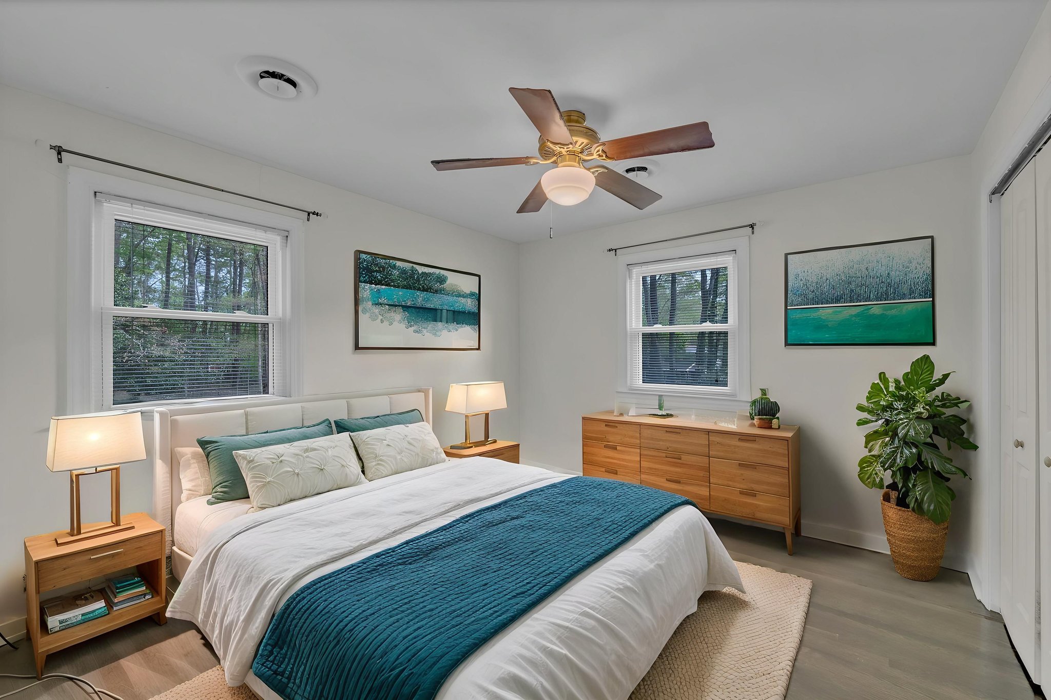 DSC_1592 virtually staged.jpeg