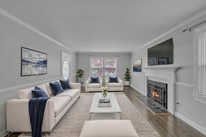 DSC_1543 virtually staged.jpeg