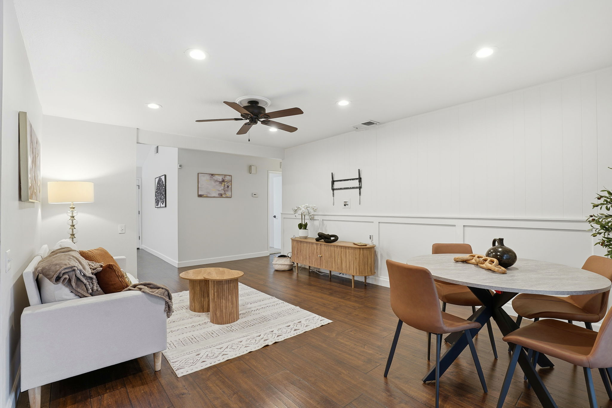 011_F8_4490 Buckthorn Ct