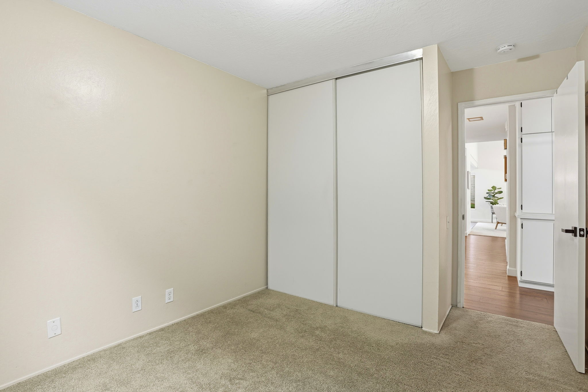 025_F8_4490 Buckthorn Ct