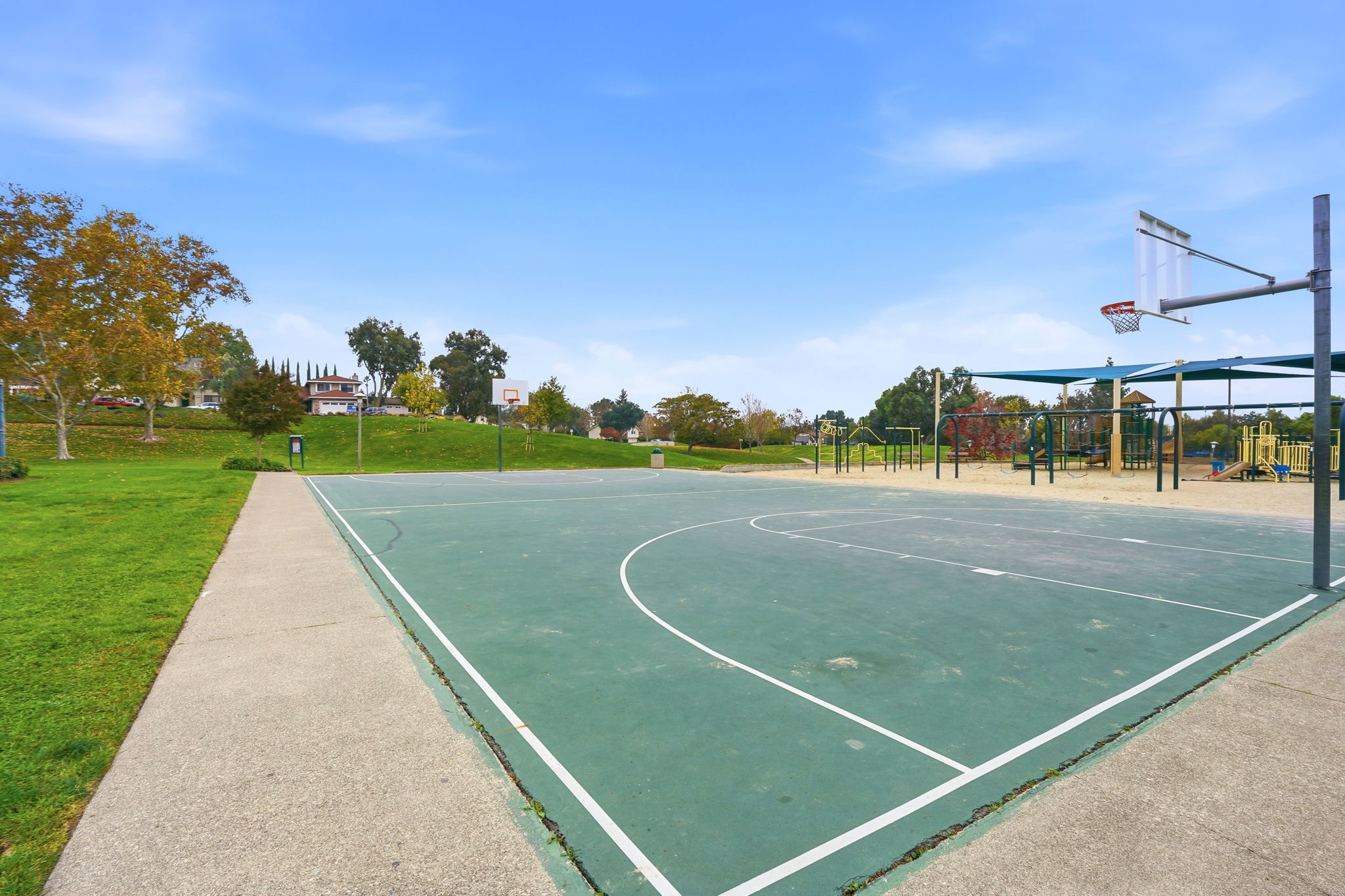 042_F8_4490 Buckthorn Ct