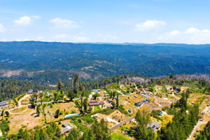 014_F8_AERIAL_45 Braemoor Dr