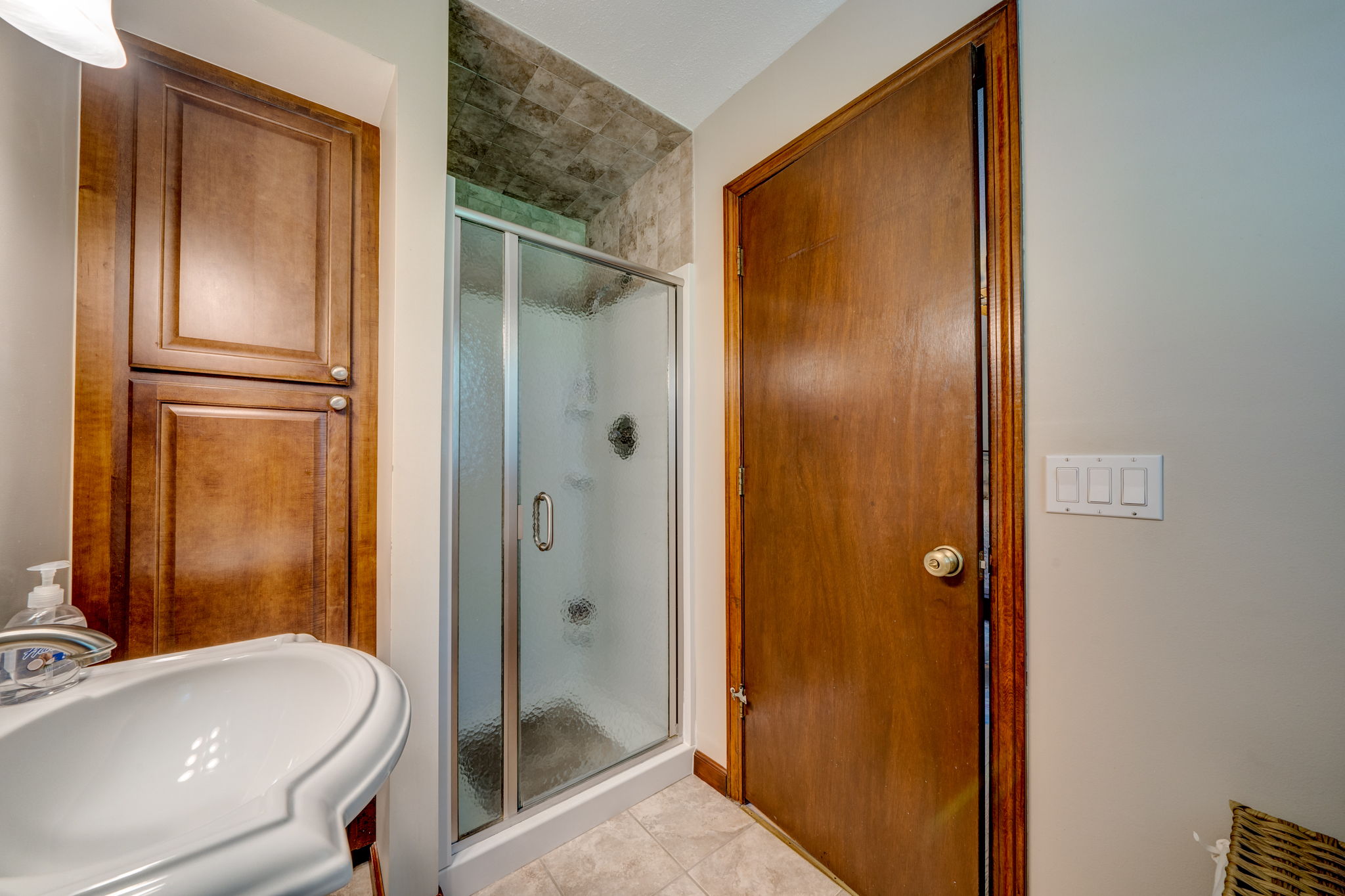 45 Charter Oak Ave, Waterbury, CT 06708 Ed McCullough Photography