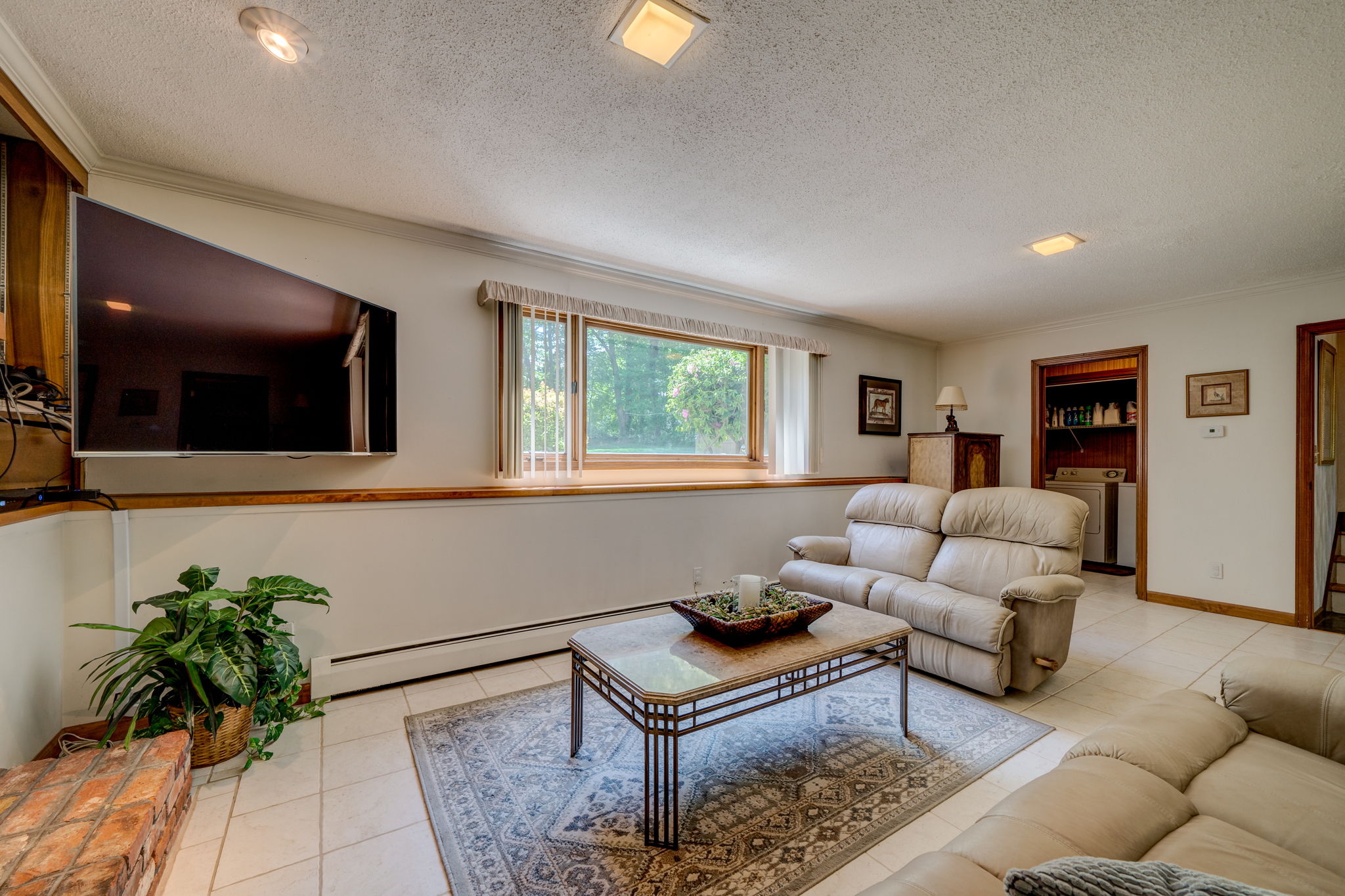 45 Charter Oak Ave, Waterbury, CT 06708 Ed McCullough Photography