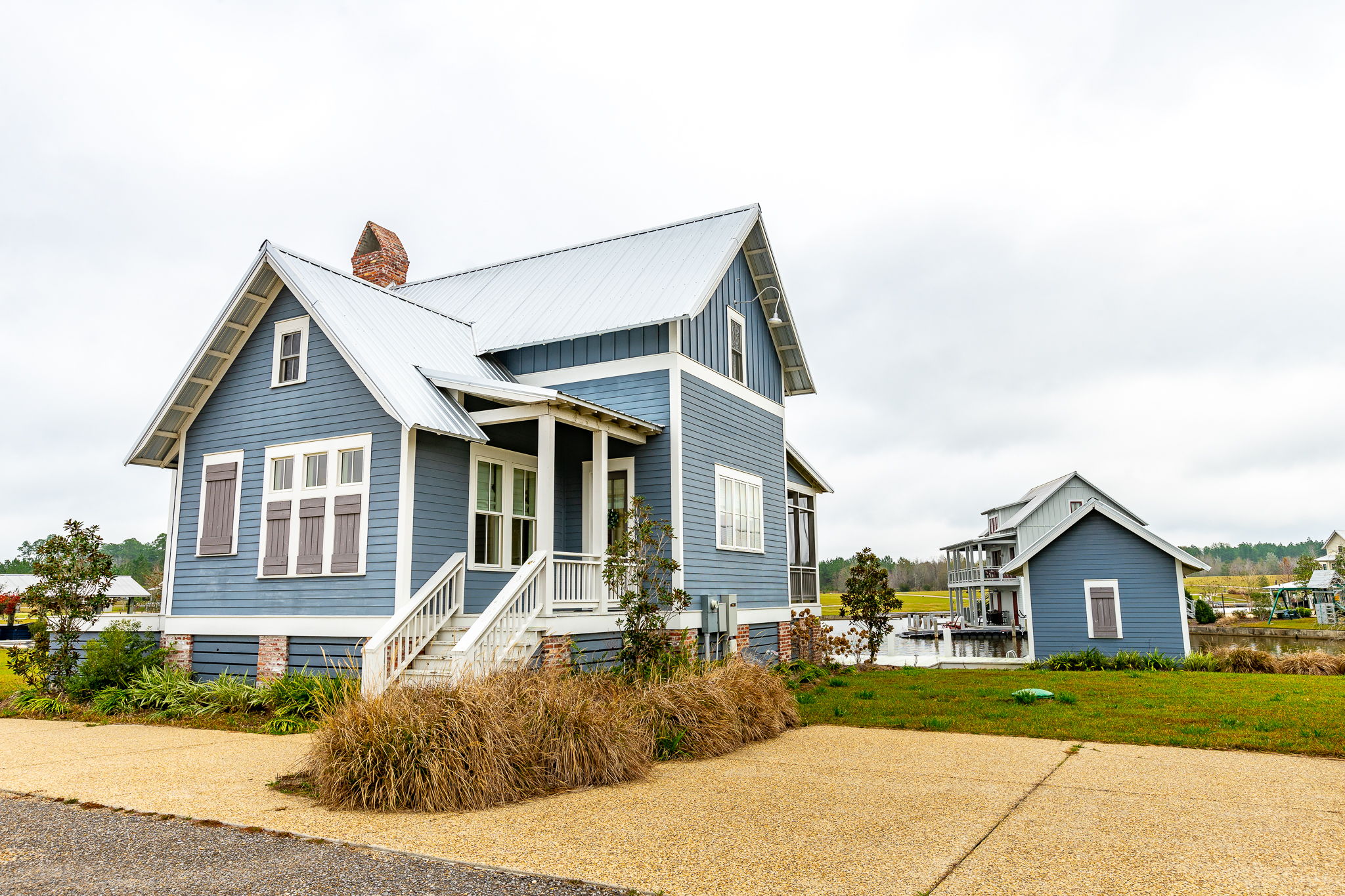 1 Exterior (2 of 6)