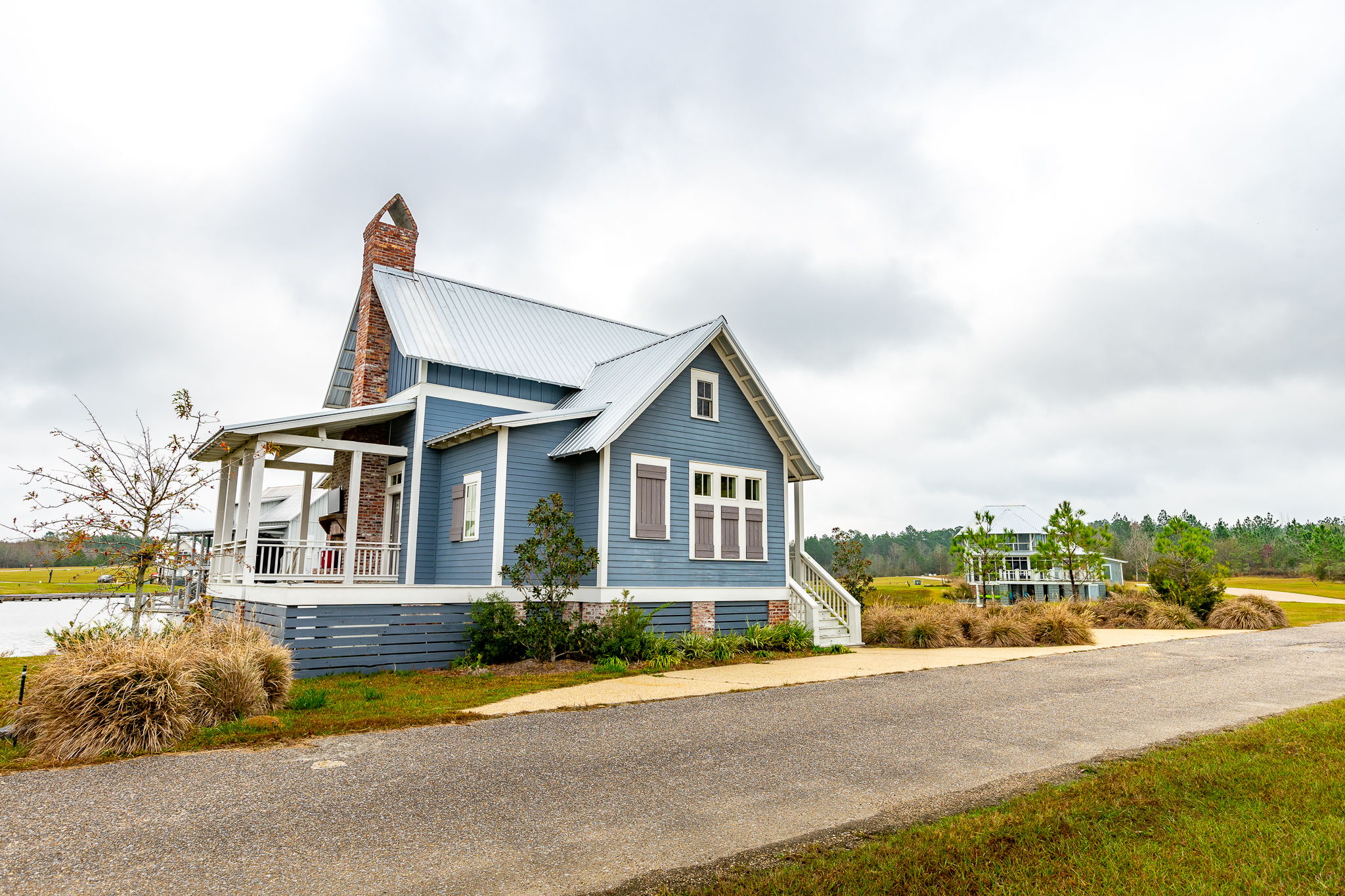 1 Exterior (2 of 2)
